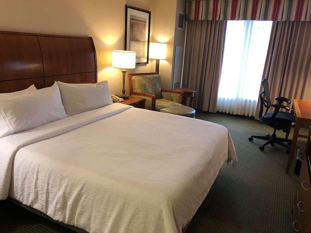 Hilton Garden Inn Addison Room photo