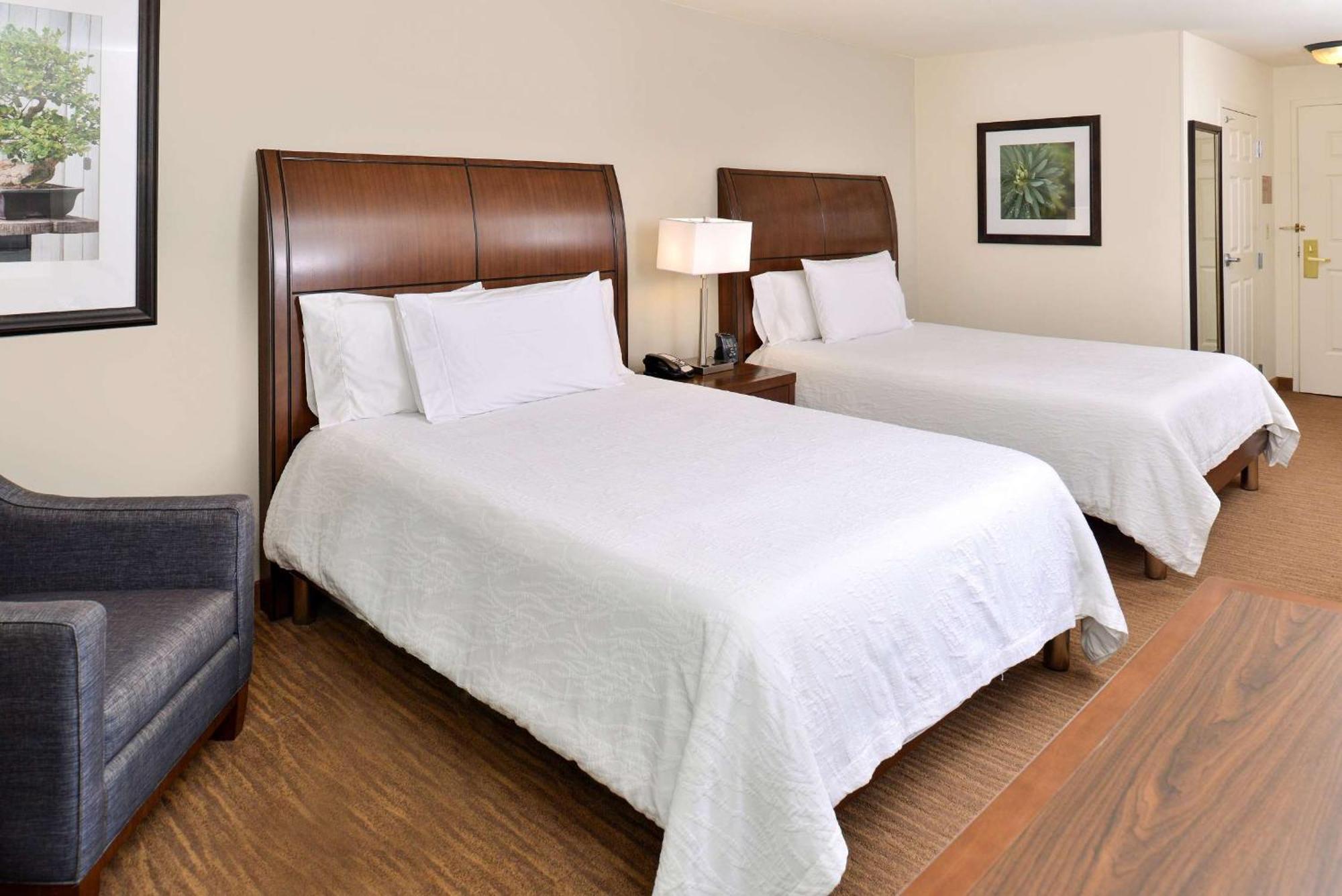 Hilton Garden Inn Addison Exterior photo