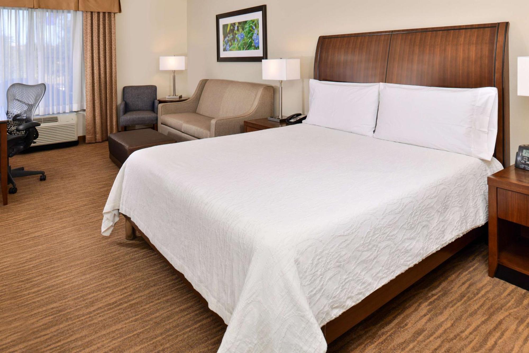 Hilton Garden Inn Addison Exterior photo